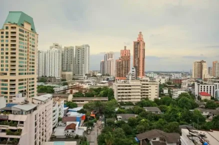 Golden Tulip Mandison Suites